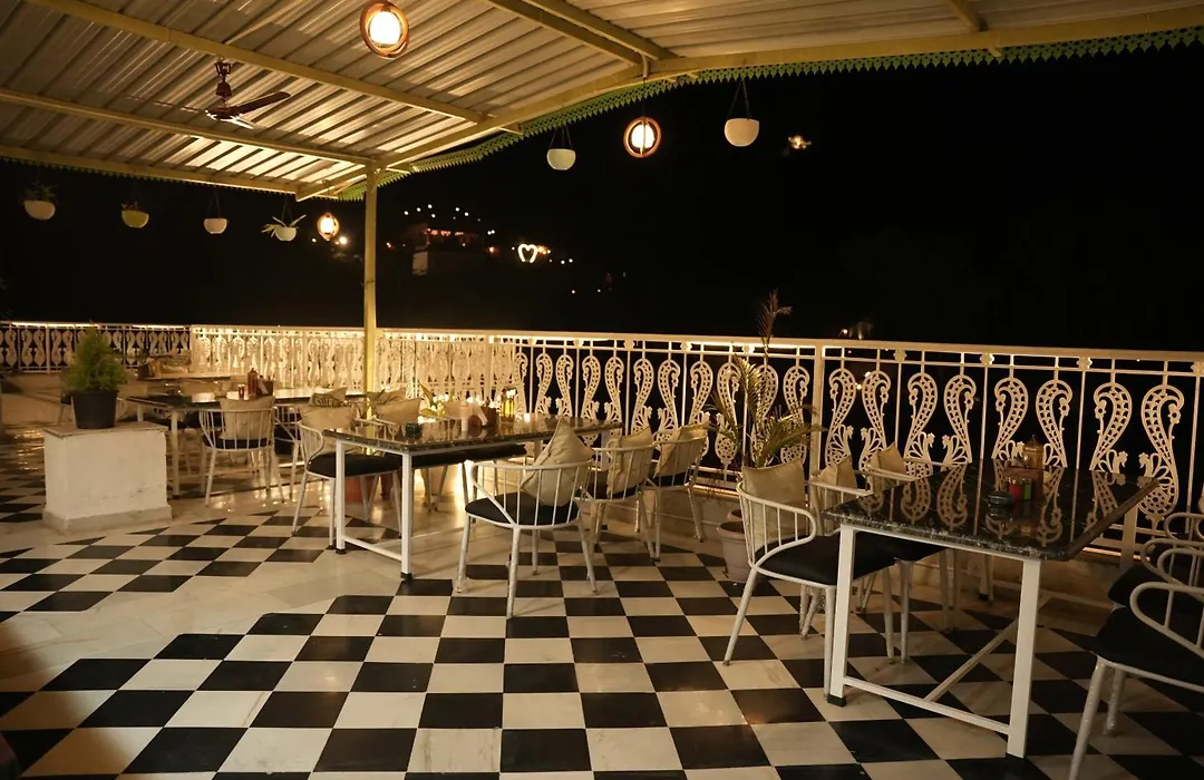 Hotel Karohi Villa-1